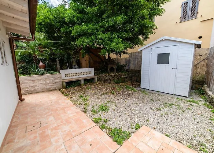 Le Ginestre Di Campo 마리나디캄포